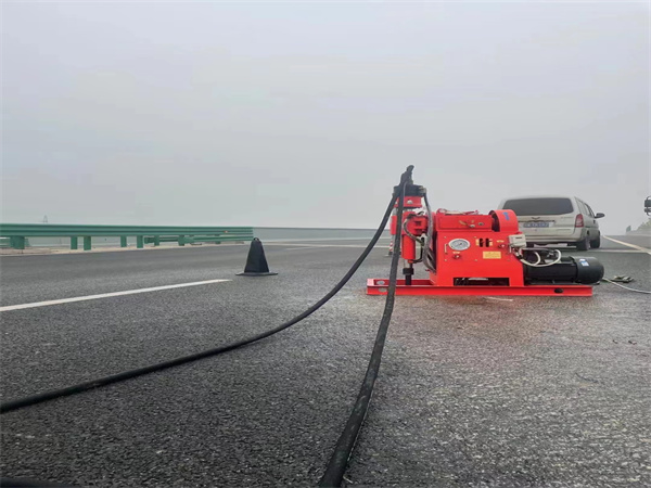 长子马路路基路面开裂下沉注浆加固灌浆